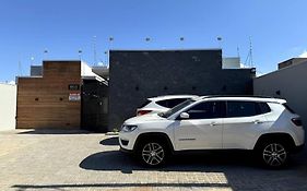 1- Studio prox UEL e Shop catuai